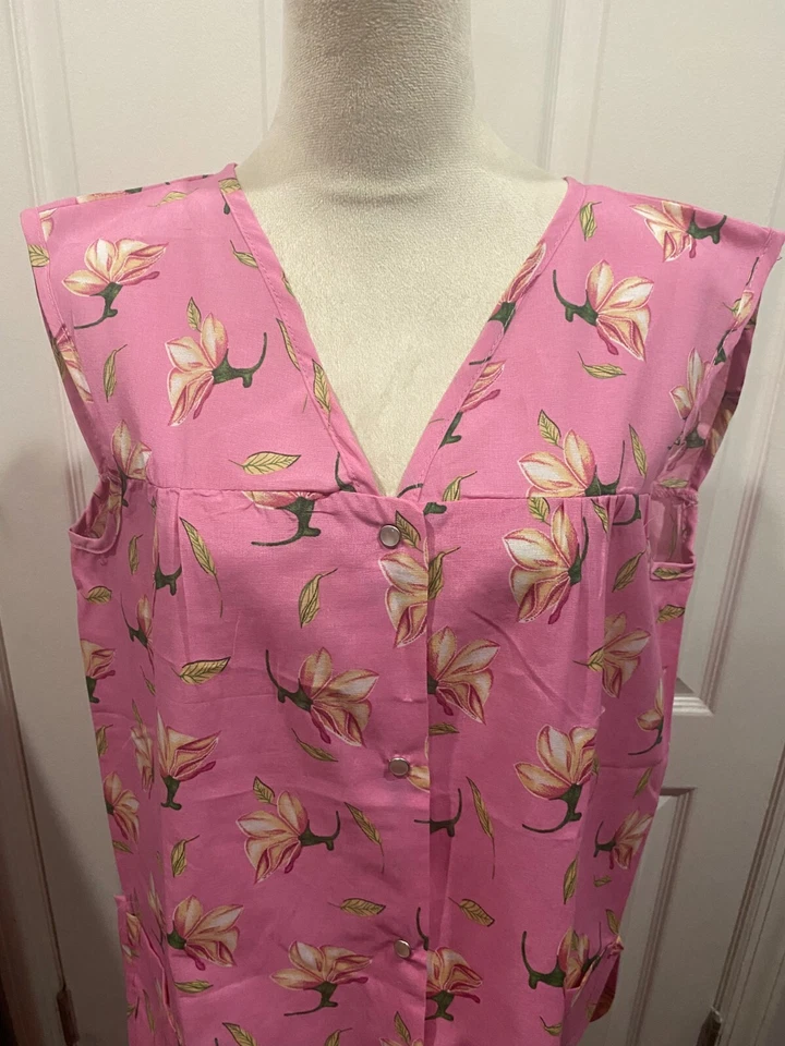 Women Sleeveless Cobbler with side Pockets Pink Floral Sz M 30"L - Image 2 of 4