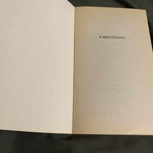 Karjolsteinen By Sigbjorn Holmebakk “The Carriage Stone” Paperback 1986 Norway - Picture 10 of 14