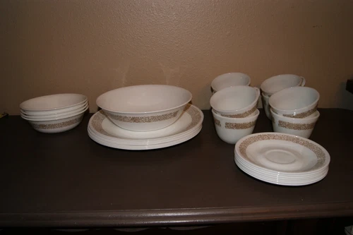 Vntg Corelle WOODLAND BROWN Dinnerware Plates Bowls Serving Mugs Saucers Choice