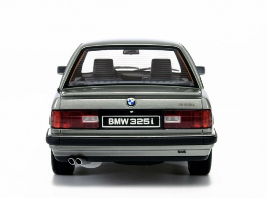 Otto Mobile 1/18 Scale Resin OT571 - BMW 325i - Silver E30