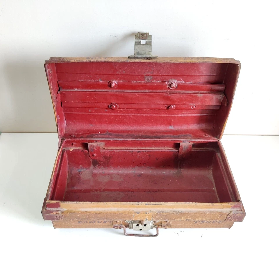 1940s Vintage Primitive Best Stahl Schatz Trunk Kiste Alt Dekorativ Sammlerstück - Bild 2 von 4