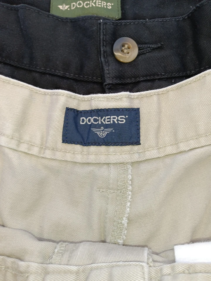 Лот из 3 Dockers мужские шорты слоновой кости (размер 32), черный (размер 33), желтовато-коричневый (размер 34) - Изображение 3 из 4