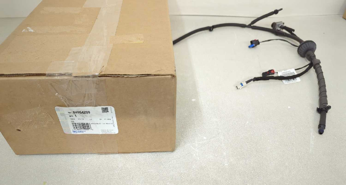 TakO④ New OEM Cadillac Rear 3rd Brake Light Wiring Harness 2024-2025 XT4