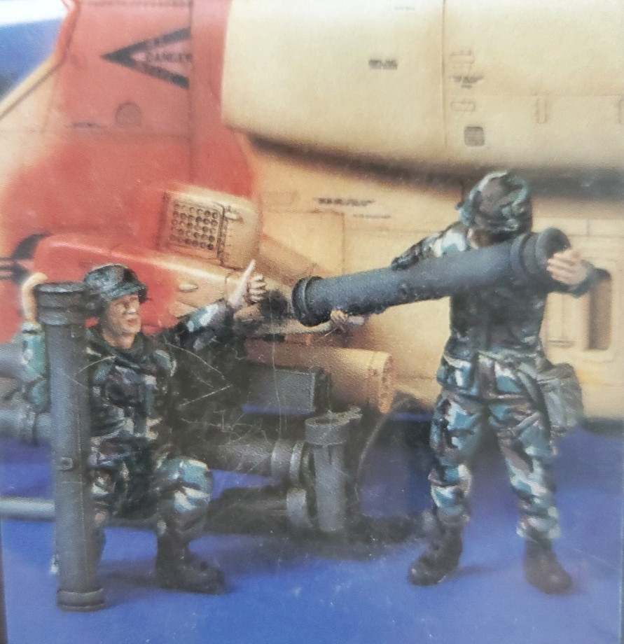 Kirin 1:35 RESIN US Cobra Gunship Ground Crew Figure Model Kit 25009