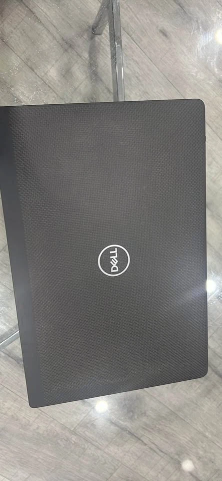 Dell Latitude 7400 14" FHD i5 8th Gen 16GB RAM 256GB SSD Windows 11 Pro - Image 2 of 4
