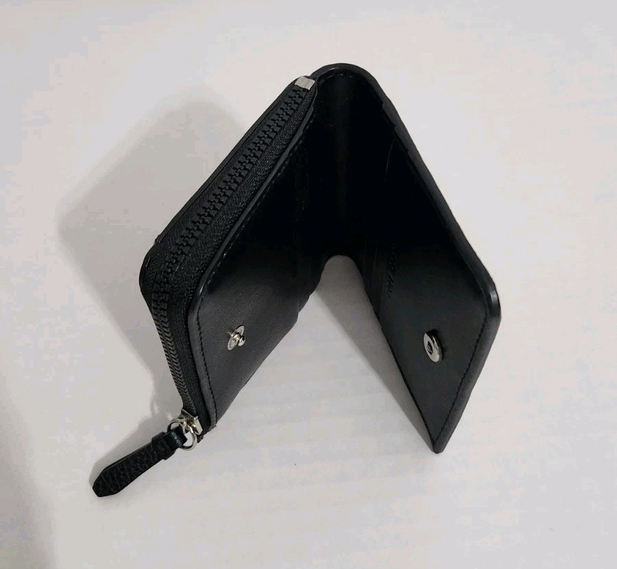 COLE HAAN GRAND SERIES MONOGRAM Black/white Leather Wallet Zip Coin Bifold View 4