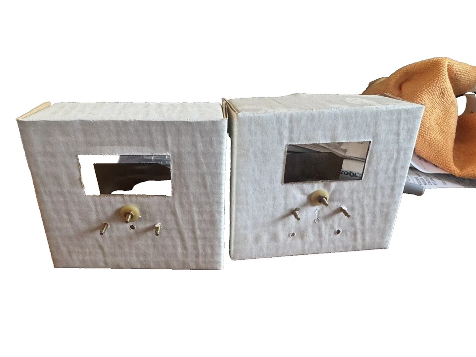 1983 - 1985 Maserati Biturbo NOS Volt Meter And Oil Pressure Gauges New - Image 2 of 2