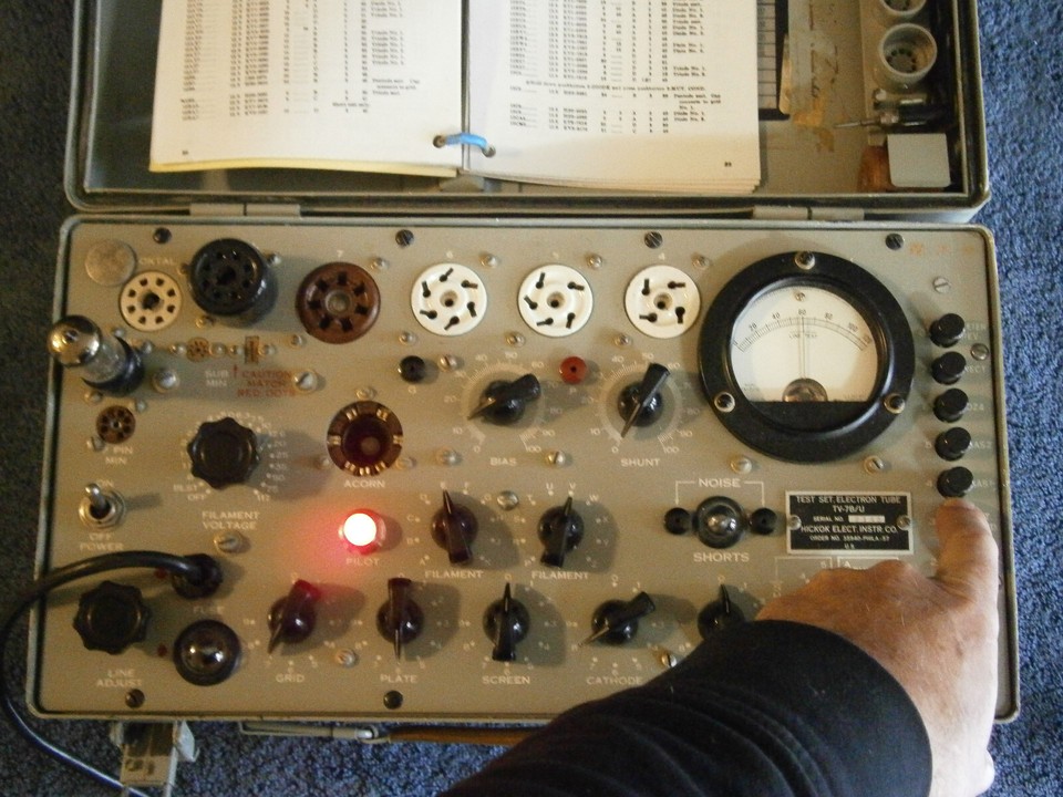 Tube électronique 6L6 Pour Testeur TV-7 / Hickok - Marque RCA / GE / Kenrad, Occasion