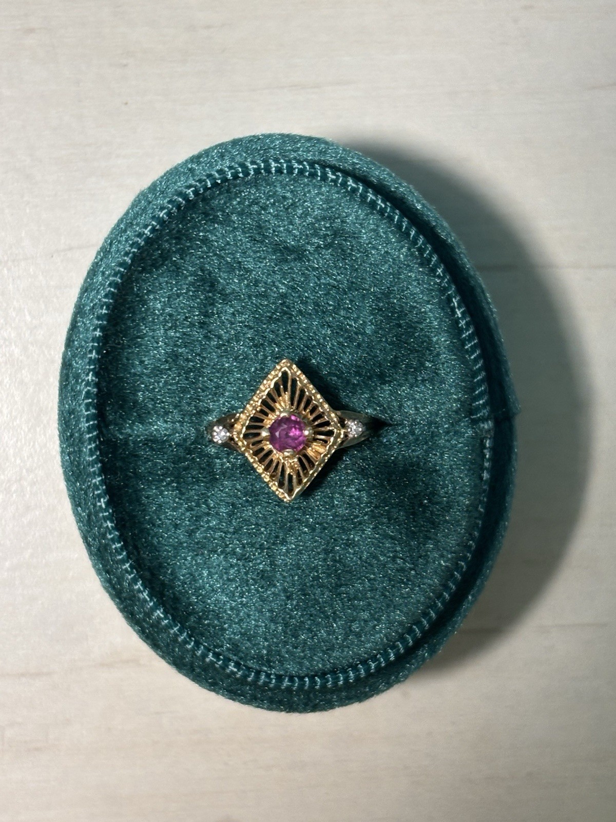 Vintage Solid 14k Yellow Gold Ring With Red Stone (Ruby?)