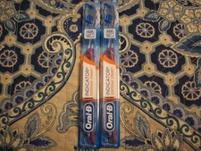 Oral-B  Indicator Contour Clean 2 pack Toothbrushes Medium NEW FREE SHIPPING 