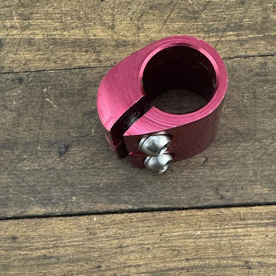 Abrazadera de doble perno de aluminio rojo para scooter BMX 25,4 45 g se adapta a GT DB de colección Foto 4 de 4