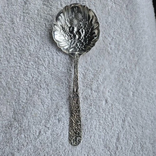 S KIRK & SON STERLING SILVER REPOUSSE 9 1/4" BERRY SPOON 4.1oz Excellent Cond