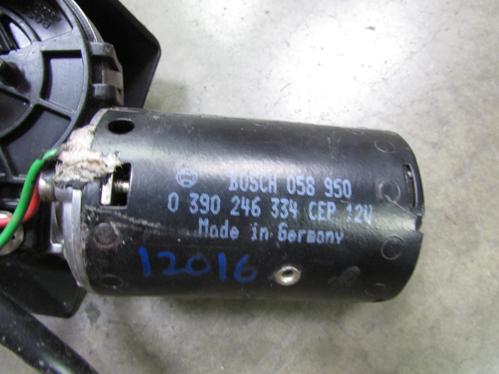 Ferrari 348, Windshield Wiper Motor, P/N 61528100, Used