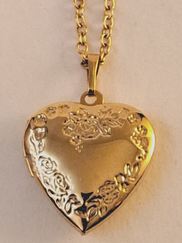 Goldfarbenes floral geprägtes Herz Medaillon für 2 Fotos mit 18" Kette - Bild 1 von 4