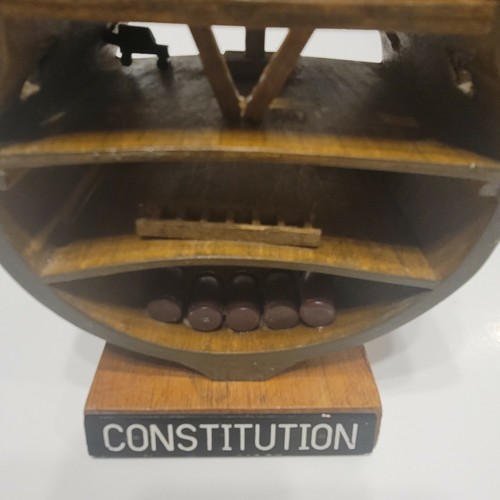 Section Uss Constitution Mamoli: Kit Of Mount IN Wood MV32