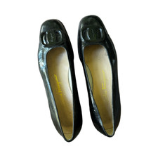SALVATORE FERRAGAMO BOUTIQUE BLACK PATENT LOAFERS SIZE 8 Comfort Heel
