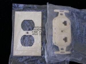 1 AT&T FLUSH MOUNTED DUAL PORT MODULAR JACK 8 POSITION 8 CONDUCTOR   "NEW"