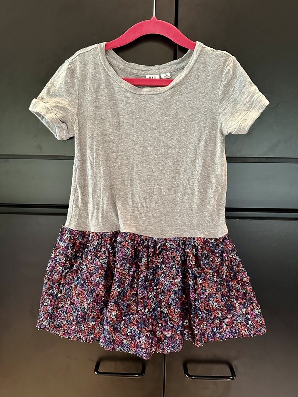 Gap Kids Dress XS 4-5 Gray Top. Lined Sequins On Bottom 