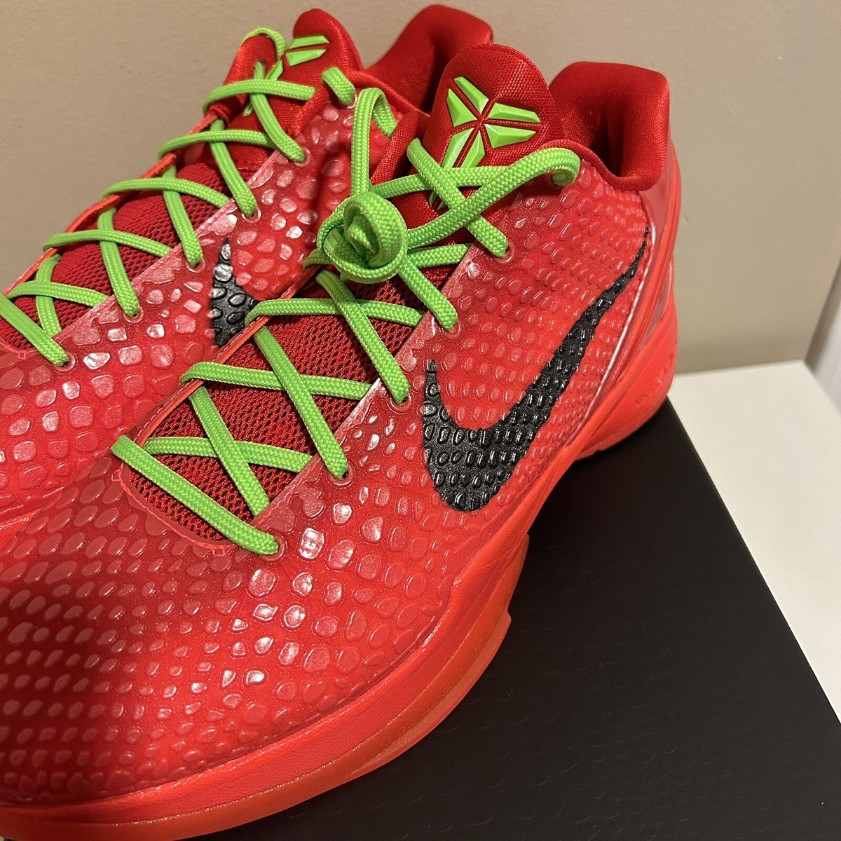 Nike Kobe 6 Red and Green Sneakers Nike Kobe 6 Protro Reverse Grinch – Sole System main image 2