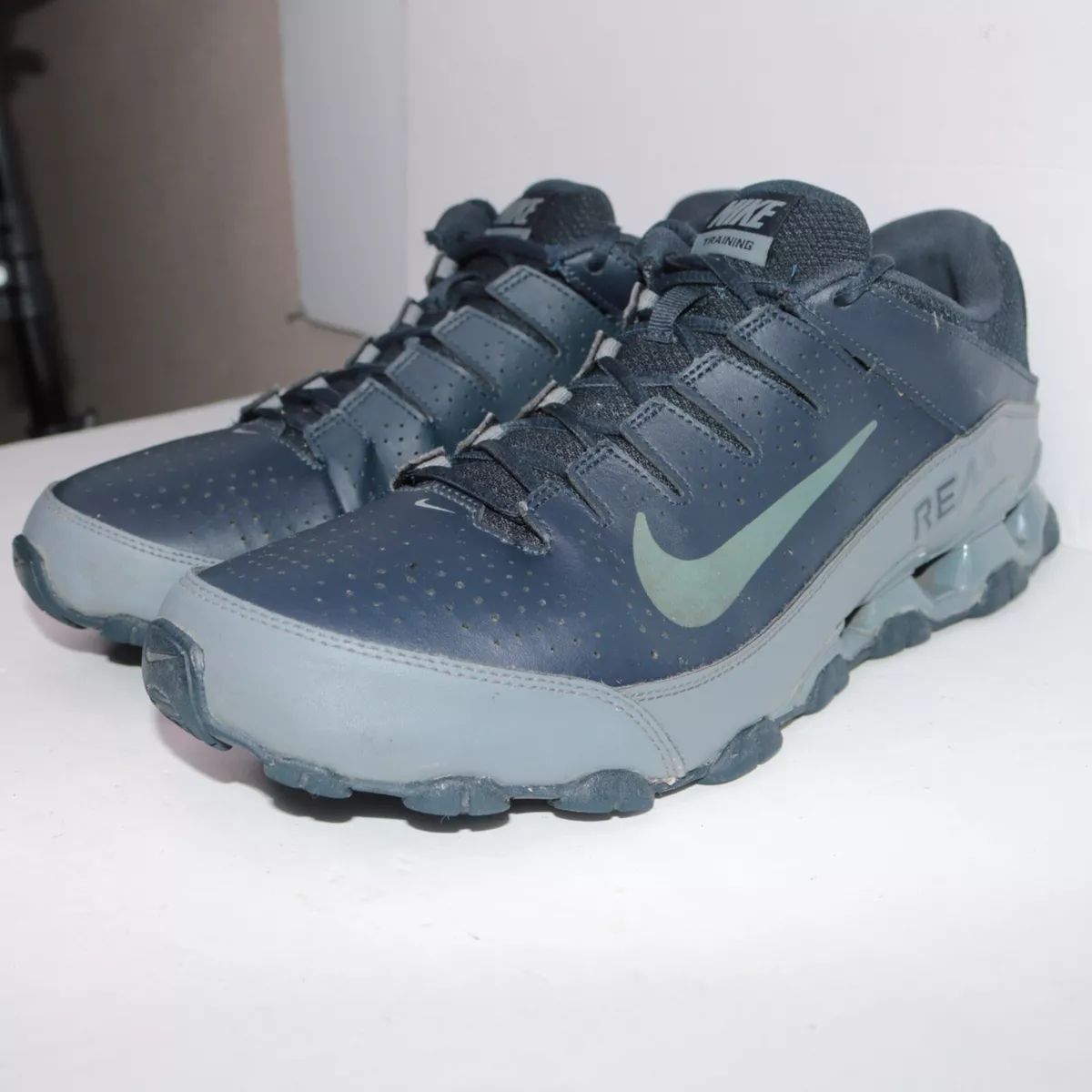 Men s Nike Reax 8 TR Cross Training Shoes US Size 13 Dark Obsidian 616272 400