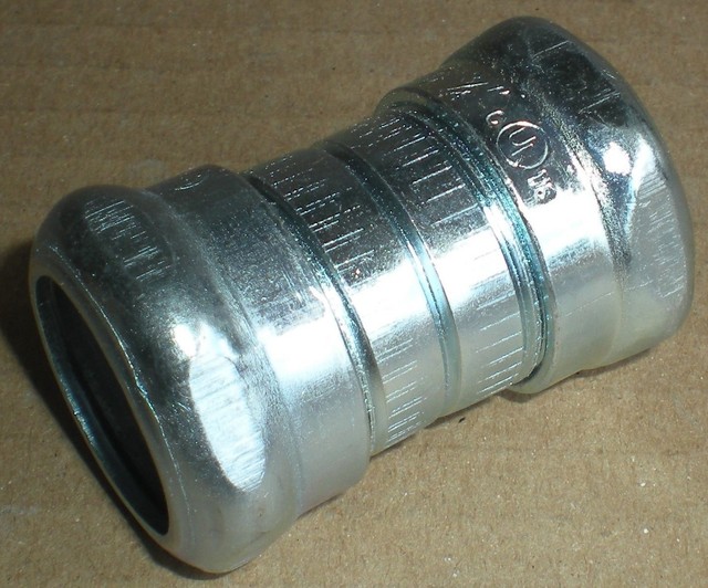 20 ELECTRICAL EMT COUPLING 3/4" RAINTIGHT CONDUIT FITTINGS RTSCP07