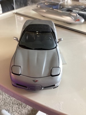 Franklin Mint 1998 Silver Corvette Convertible 1:24 Scale B11XU36