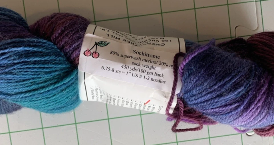 Cherry Tree Hill SOCKITTOME -Blueberry Hill - 450 yds / 100g - Merino Nylon - Image 4 of 4