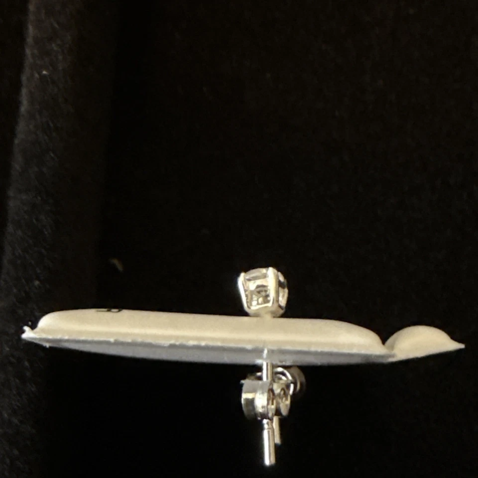 Pendientes unisex de plata de ley 925 VVS cristal de Swarovski precio de venta sugerido por el fabricante $20 ¡Nuevo! Foto 4 de 4