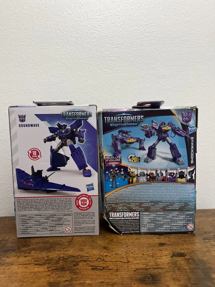 Transformers EarthSpark Deluxe Class Soundwave & Shockwave Set of 2 - Image 2 of 4