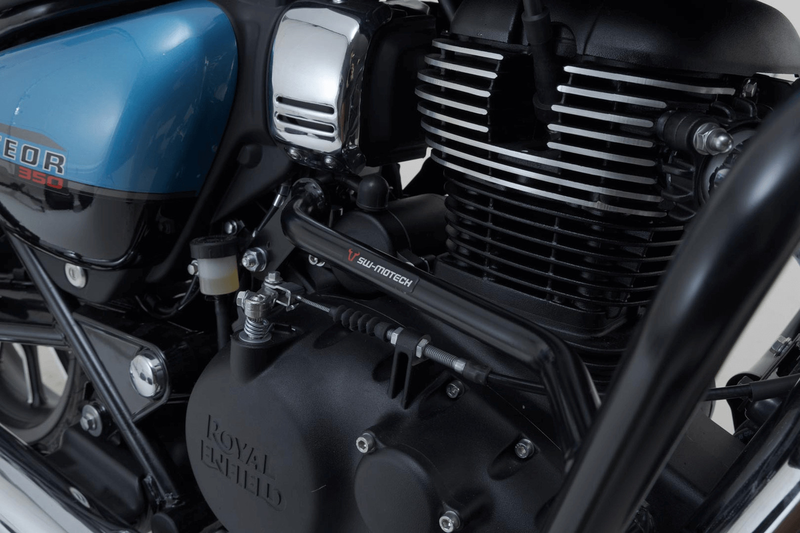 Protections moteur Royal Enfield Meteor 350 robustes contre les chocs de chute - 2