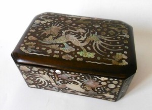 Lot de Coffret nécessaire de toilette XIXème en palissandre fileté de