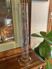 Rare et grande éprouvette en