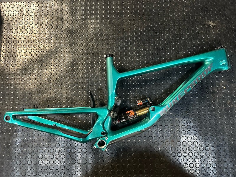 Nukeproof Giga Factory 290 170mm Travel MTB Enduro Frame Mountain Bike 2023 XL