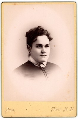 Cabinet Card Circa 1890s A.P. Drew Gorgeous Lady In Dress Dover NH