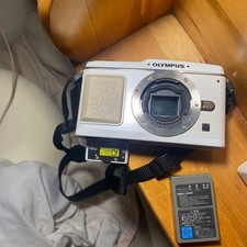 OLYMPUS PEN E P1 Body with White Box