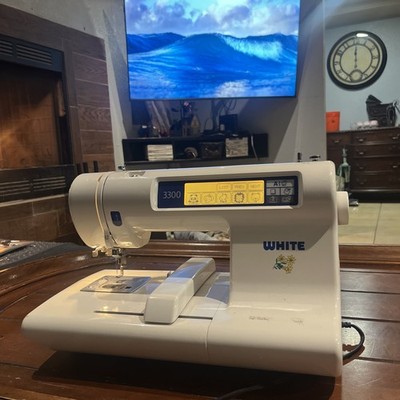 White W3300 Computerized Sewing Embroidery Machine WORKS GREAT