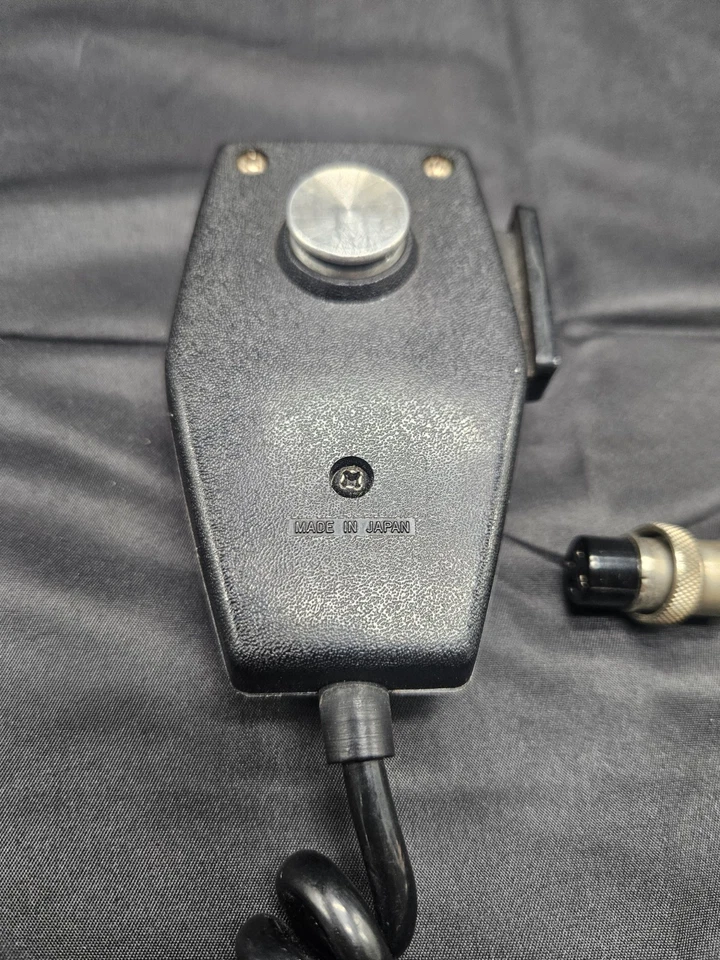 Micrófono de mano Midland para radio CB/de dos vías Foto 3 de 4