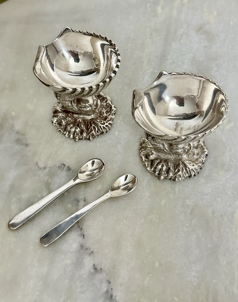 RARO par de adegas e colheres de sal antigas banhadas a prata para golfinhos e conchas c1880 - Imagem 2 de 4