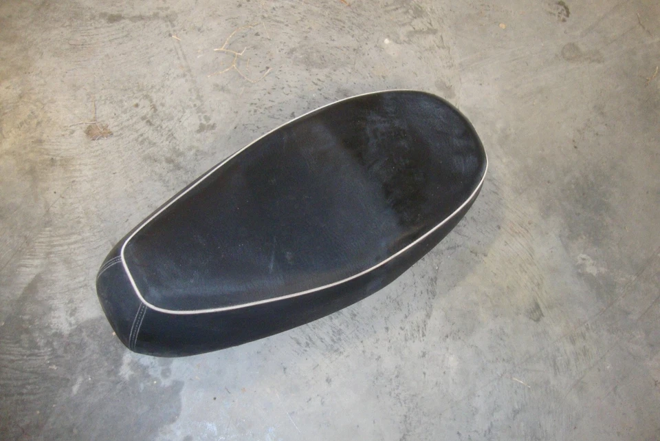 Scooter Keeway Agora 50CC 2011 50 CC 49 compartimento de asiento maletero tapa cubierta 11 Foto 2 de 2