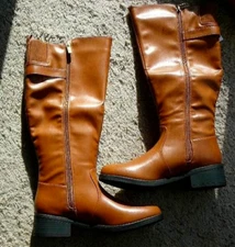 Rollda Women's Knee High Brown Caramel Colored Zip Up Boots 2" Heel-Size 7-NIB