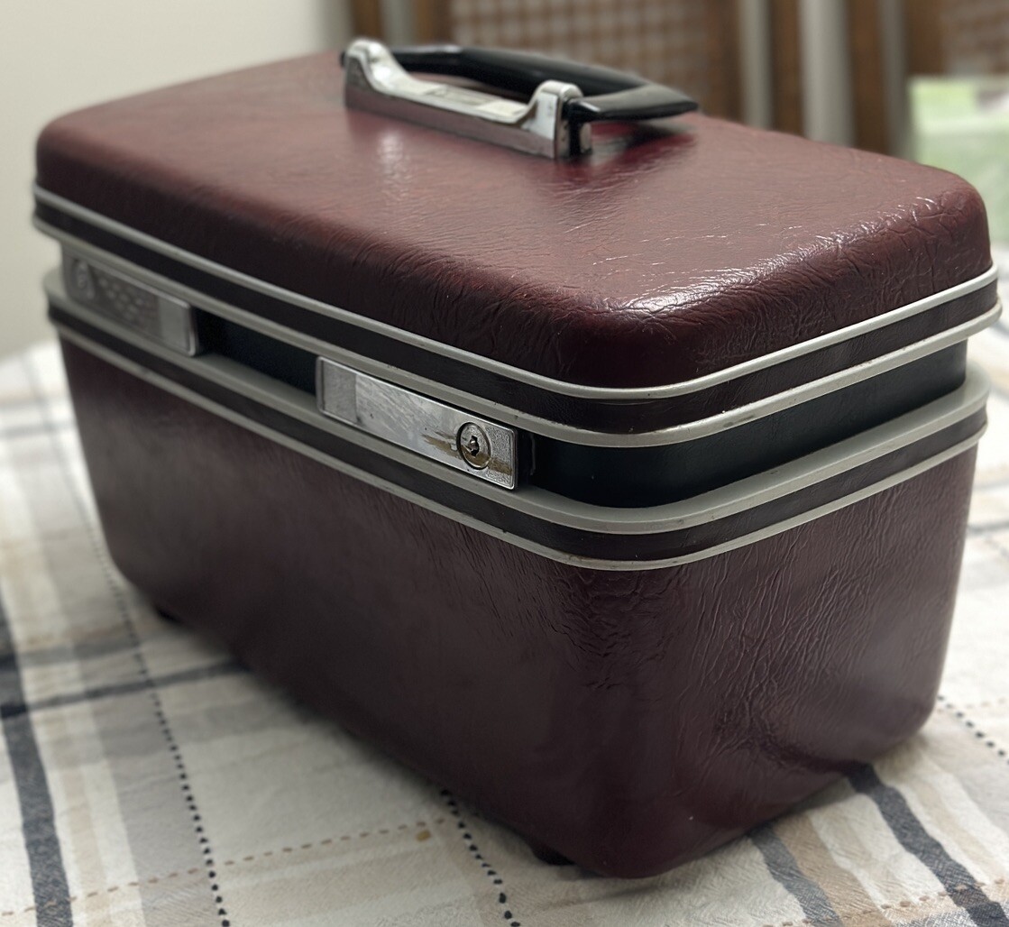 Vintage Samsonite Sentry Hard Shell Train Case Burgundy Cosmetic