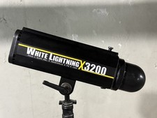 2 Paul C. Buff White Lightning X3200 Monolight Studio Flashes