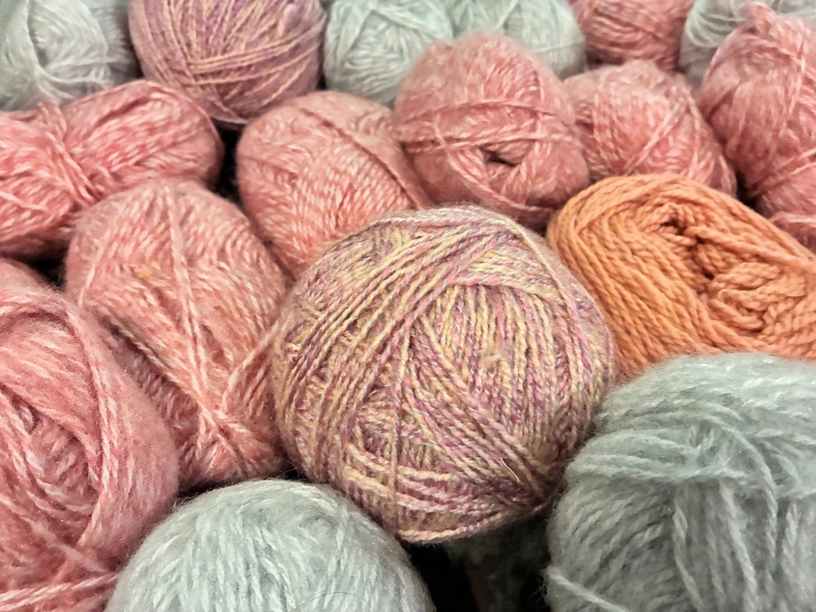 19 Skeins of NEW Unused WOOL Yarn Pinks Gray Huge lot of Yarn - product detail image 1