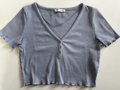 Pull&Bear kurzes geripptes T-Shirt für Damen - hellblau -  Gr. L - gut erhalten