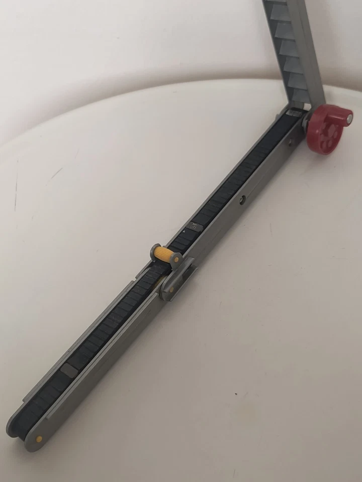 ACCESSORIO ELEVATORE MAGNETICO DIACLONE IL GRANDE Il GrandeRobot-Base GIG TAKARA - Immagine 3 di 4