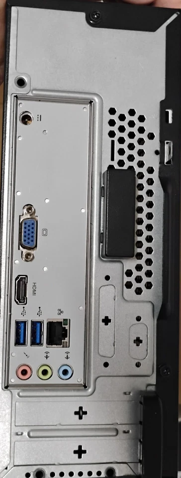 Acer Aspire XC-730 - Pentium J4205  8GB DDR3 - 1TB HDD Windows 10 - Image 3 of 4