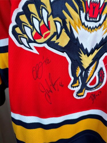 FLORIDA PANTHERS NHL HOCKEY 2002 TEAM SIGNED JERSEY CCM RED VINTAGE FIGHT STRAP - Picture 4 of 24