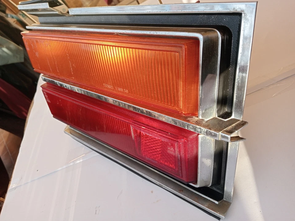 FIAT 130 SALOON LEFT REAR TAIL LIGHT - Imagen 3 de 4