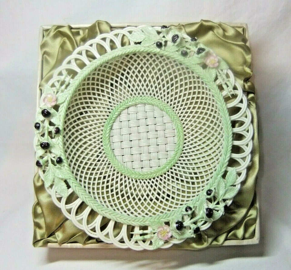 Belleek Porcelain Basket Bowl Berries Flowers Floral Basket Weave Irish Boxed - Image 2 of 4