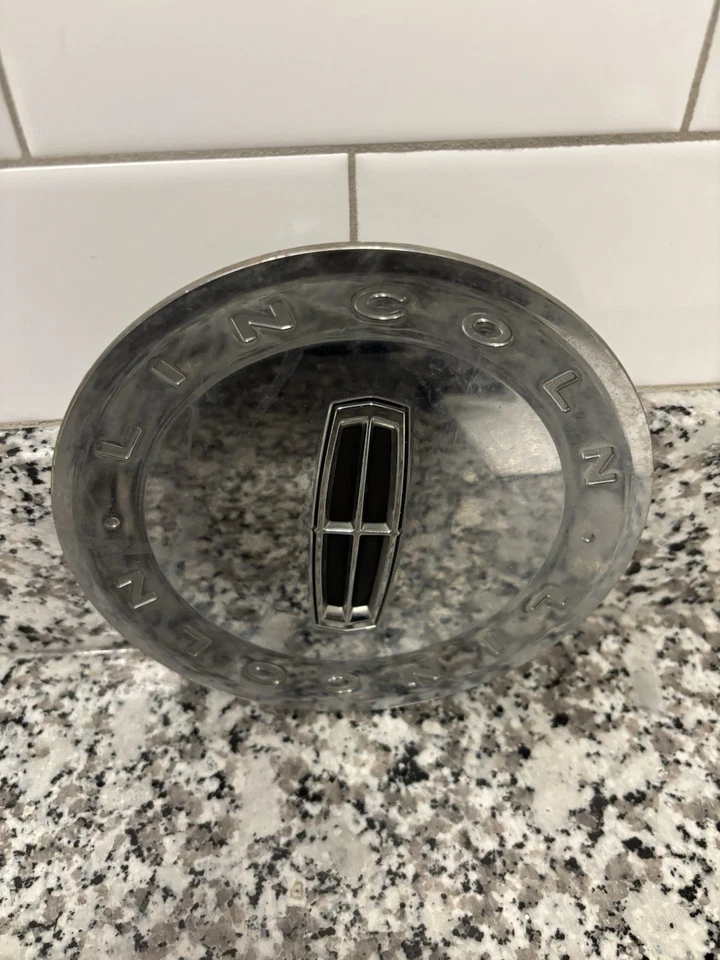 Lincoln MKZ 2008 acabado cromado tapa central Foto 4 de 4